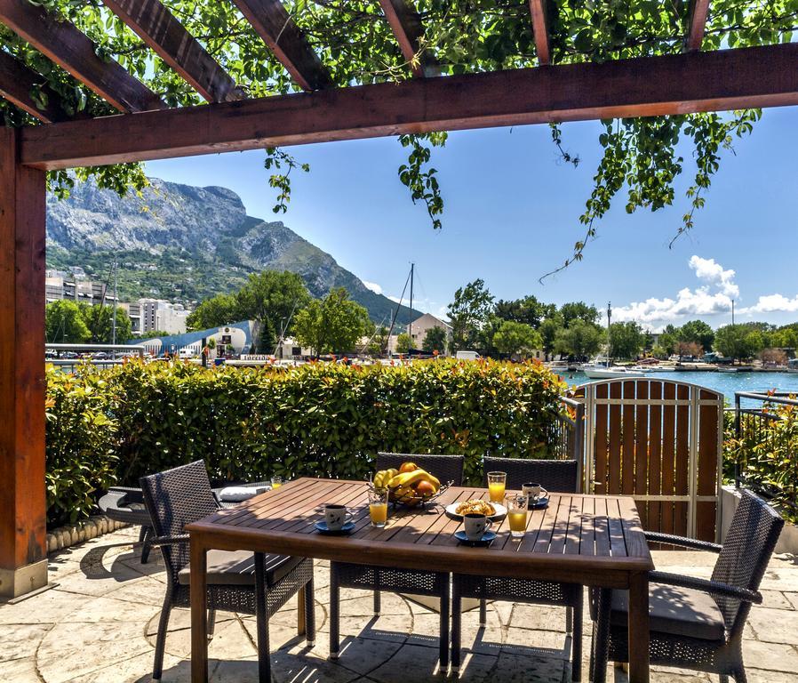 Apartment Lejo Omis Exterior photo