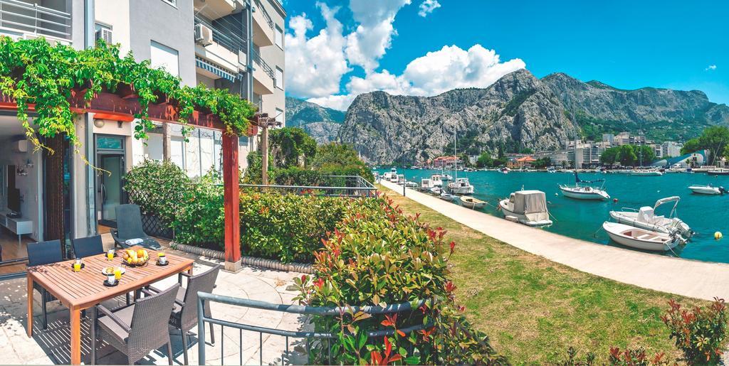 Apartment Lejo Omis Exterior photo
